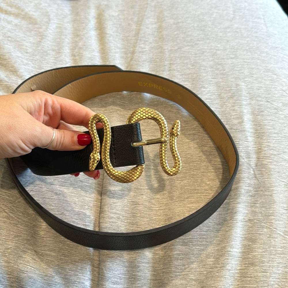 EXPRESS belt with snake buckle